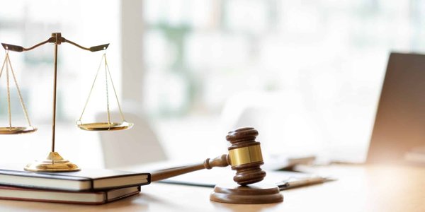 Quelle est l'importance d'une formation en matière de droit des contrats ?